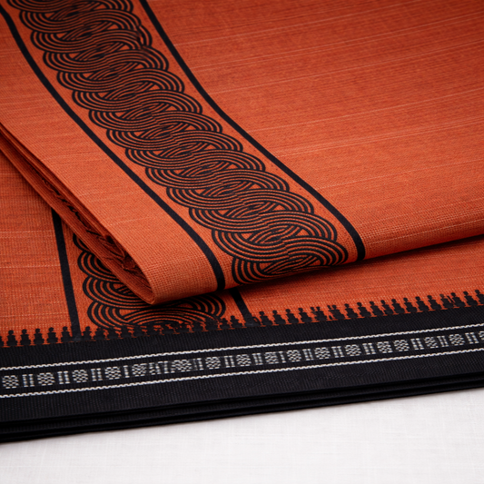 Designer kara Kaavi mund