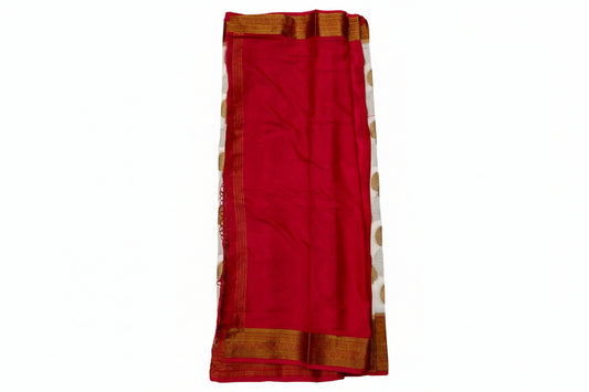 Linen cotton saree with crisp texture and elegant drape by Ramachandra Kuthampully Handlooms.

