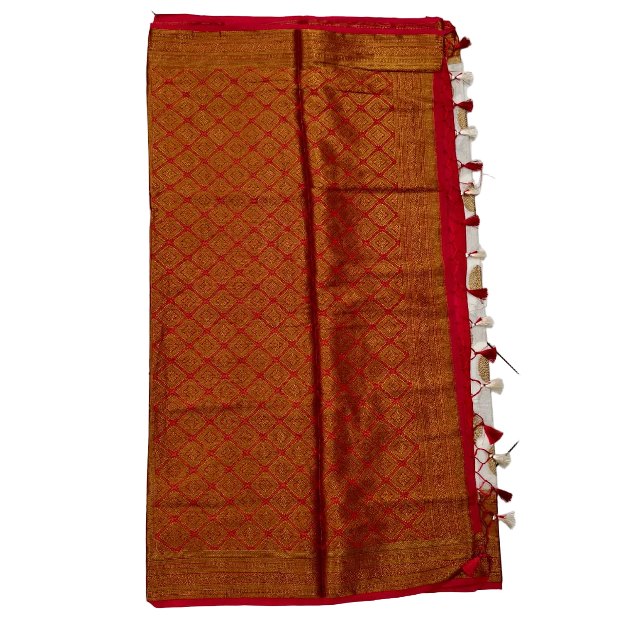 Linen cotton saree with crisp texture and elegant drape by Ramachandra Kuthampully Handlooms.